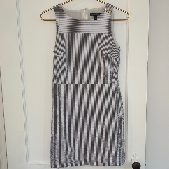 Banana Republic Dresses & Skirts - Banana Republic White and Gray Sleeveless Sheath Dress